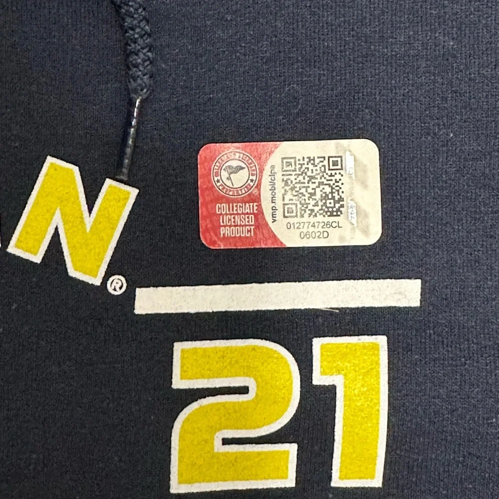 Men’s Michigan Wolverines NCAA Medium Hoodie Blue Long Sleeve Kangaroo Pockets